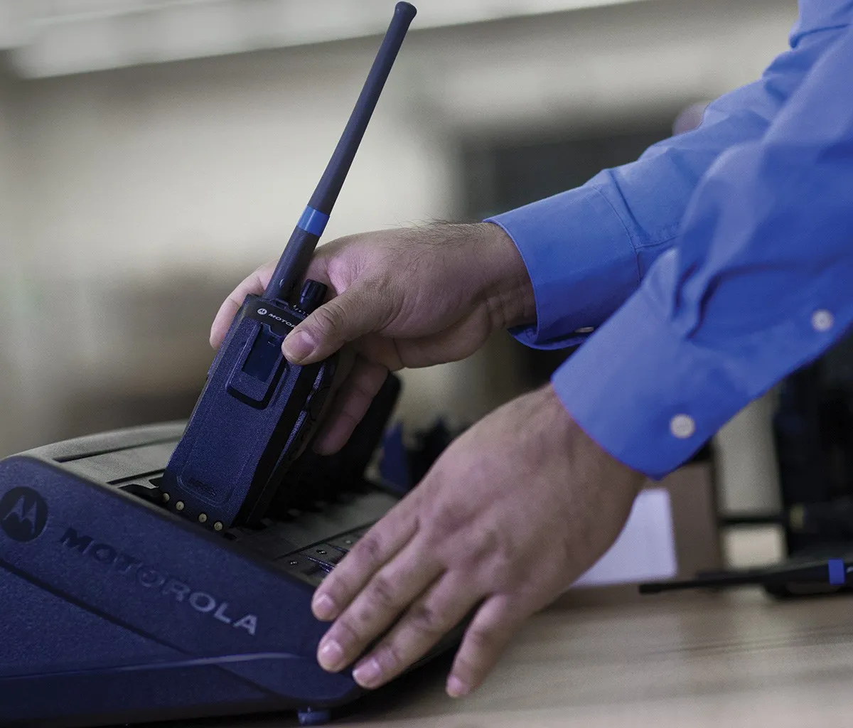 MOTOTRBO XPR3500e multiunit charger